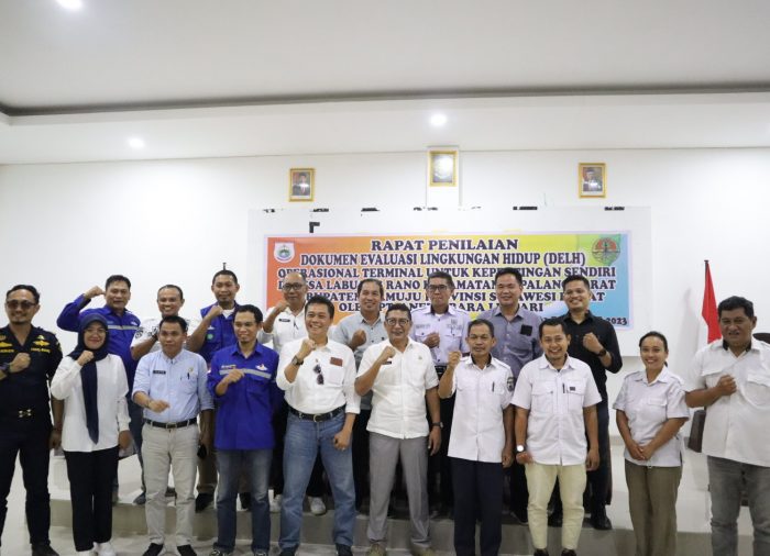 Rapat Penilaian Dokumen Evaluasi Lingkungan Hidup (DELH) Operasional terminal Khusus Kec. Tappalang Kab. Mamuju oleh PT. Aneka Bara Lestari