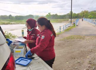 Kegiatan Pemantauan Sungai mapilli di Kab. Polman oleh UPTD Laboratorium DLH Prov. Sulbar