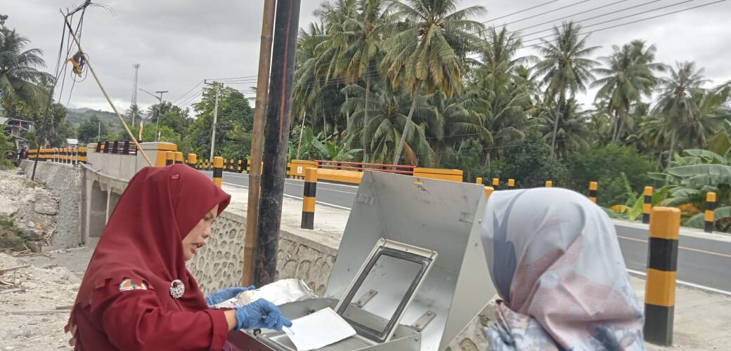 KEGIATAN SAMPLING OLEH UPTD LABORATORIUM LINGKUNGAN DINAS LINGKUNGAN HIDUP PROV. SULBAR