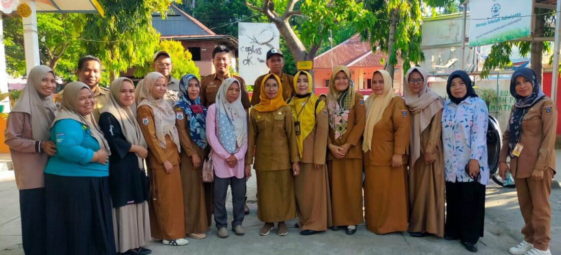 Tim Penilai Adiwiyata Provinsi melaksanakan Verifikasi lapangan Calon Sekolah Adiwiyata Tingkat Provinsi (CSAP) tahun 2024 di Kab. Polman